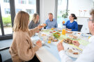 Bayerische Ernährungsstudie - Gruppe beim Essen